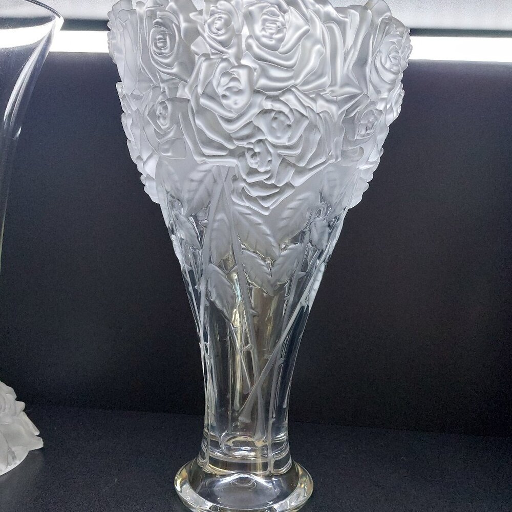 Gorgeous lead crystal Raised Rose covered Vase
